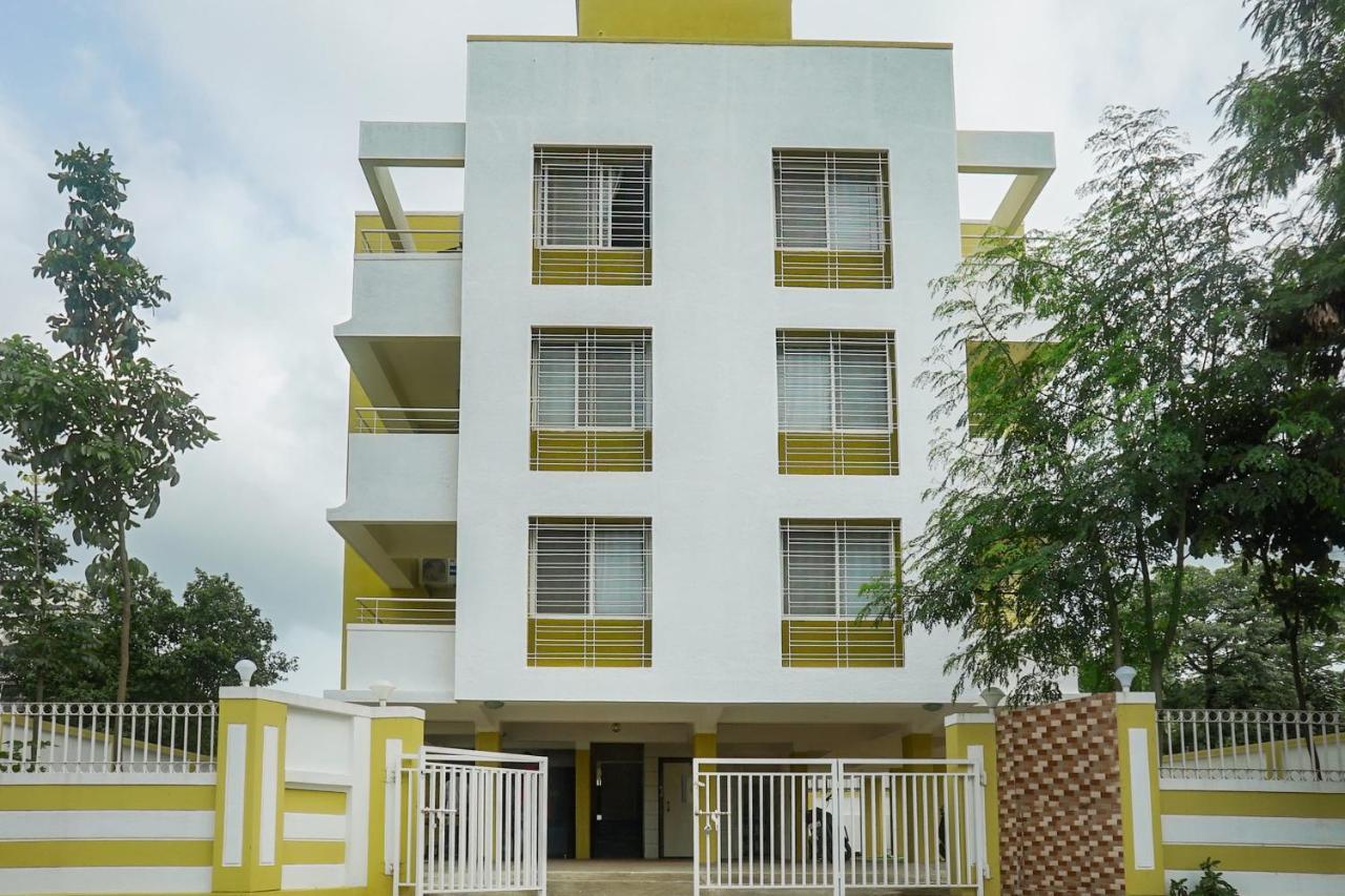 Oyo 16007 Sk Executive Hotel Yerandwane Kültér fotó